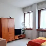아파트 Modern Loft A Few Stops From The Center 밀라노